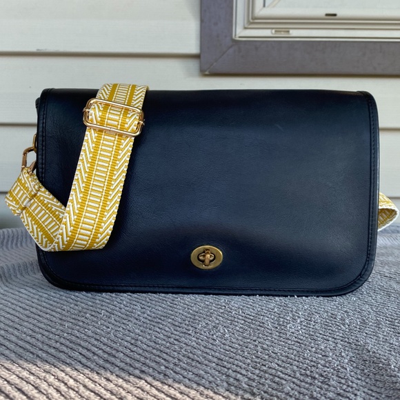 Coach Handbags - Vintage Coach Convertible Clutch NYC Bag✨